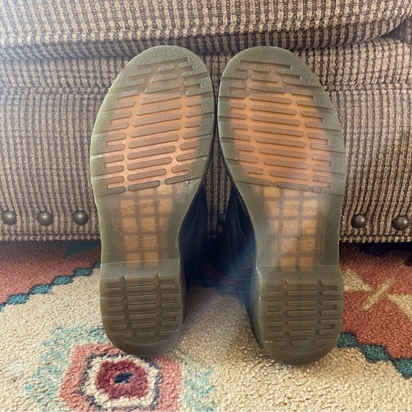 Excellent condition 1460 Dr. Martens ladies size 8 - Picture 3 of 11